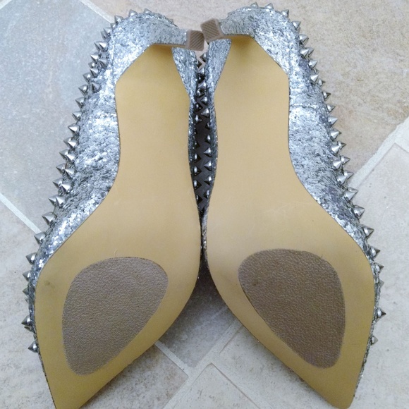 ⭐SOLD⭐🆕Shoe Mint ZOE Silver Spiked Heels - Picture 7 of 8